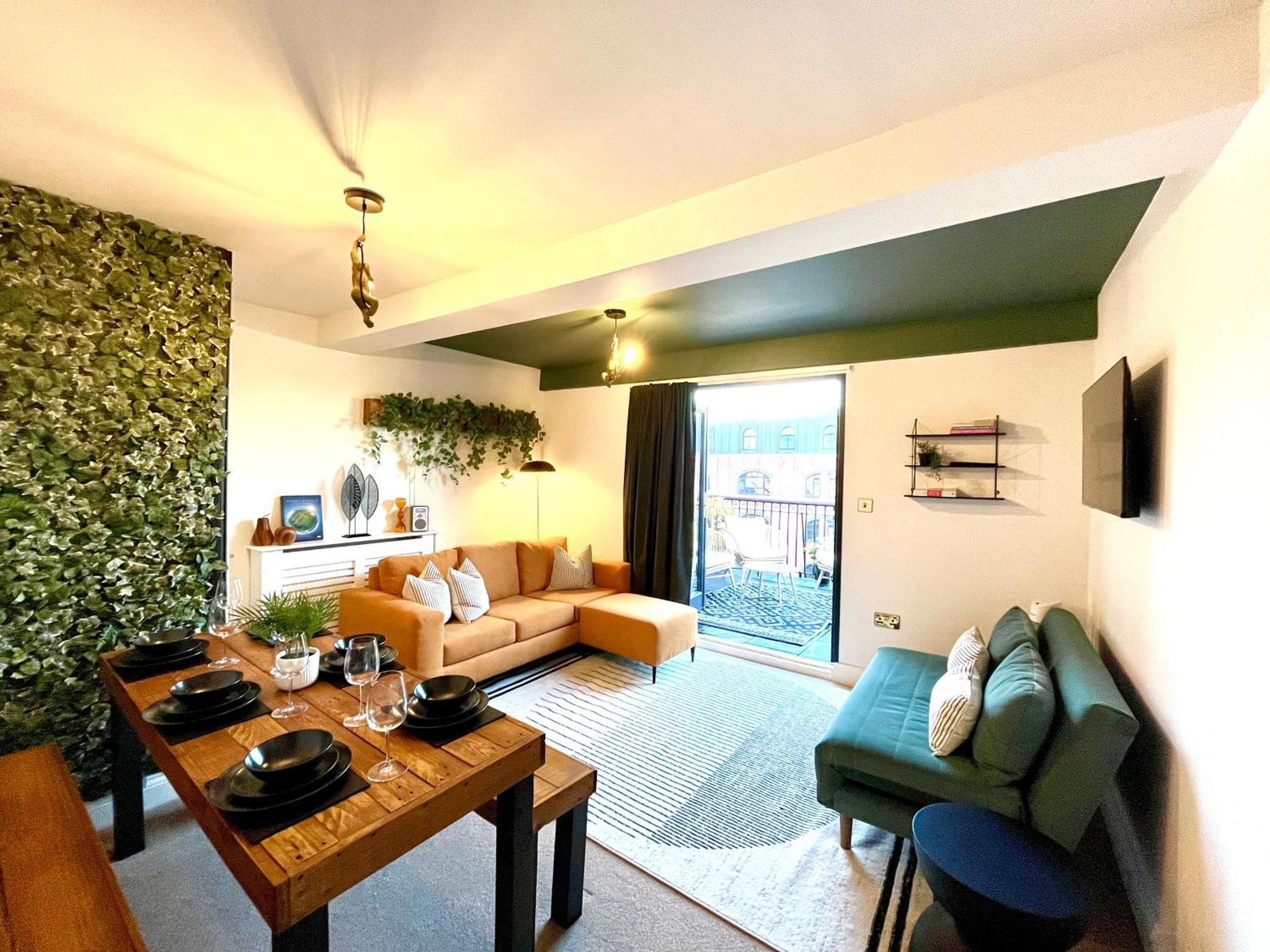 The Gallery - Town Centre - Beach 5 Minute Walk - Superfast Wifi - Outdoor Terrace - Sleeps Up To 6 - Netflix - Contractor Friendly - Short & Long Stays - Coffee Machine Bournemouth Exterior photo